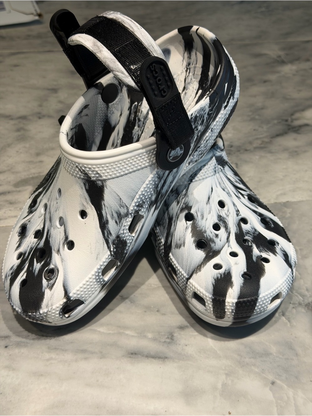 CROCS  Black & White Marble Slip-On Clogs  men4 women 6 brand new no box